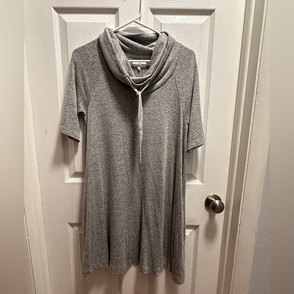 Lou & Grey. Gray Cowl Neck Dress. Size Small